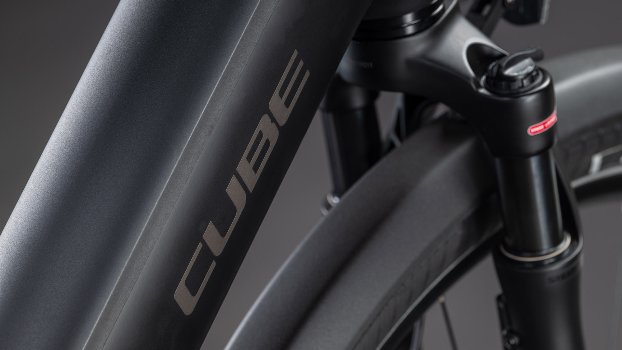 Cube Supreme RT Hybrid Deluxe EX 600 black´n´chrome Easy Entry – Bild 4